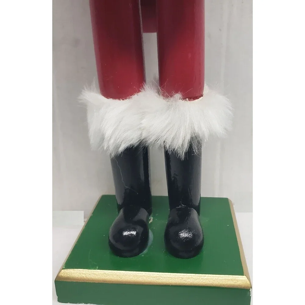 Wooden Christmas Nutcracker,14